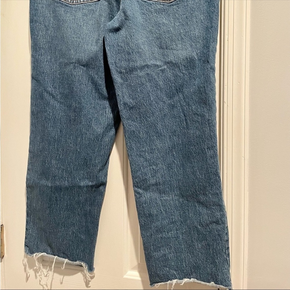 Universal Thread distressed women’s boyfriend fit jeans size 12/31r - Picture 4 of 4